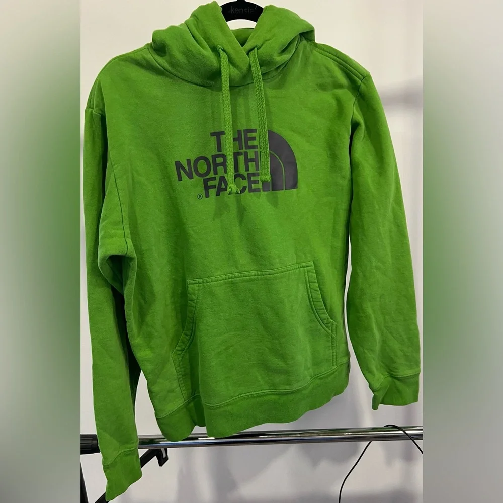The North Face pullover hoodie Size M